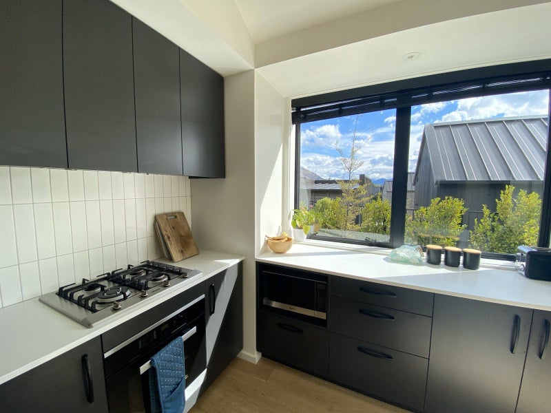 2 Kotuku Lane, Jacks Point, Queenstown - Carousel 2