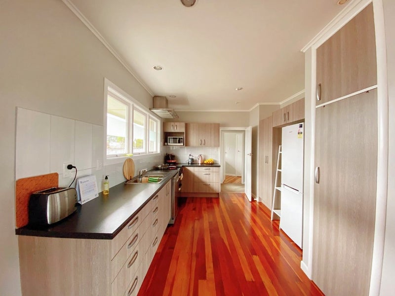 2 Mayfair Avenue, Chartwell, Hamilton - Carousel 2