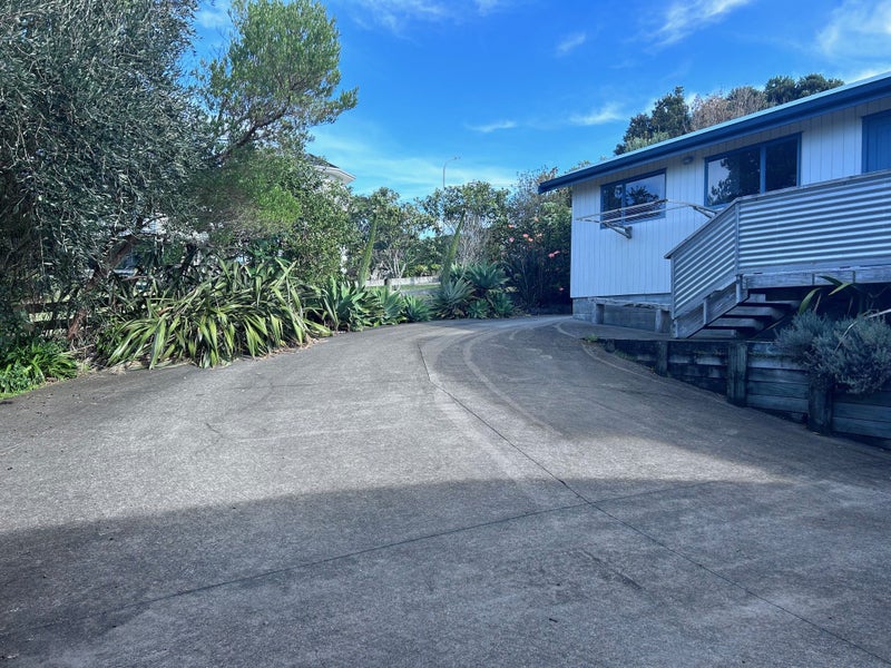 4 Roberts Road, Matakatia, Whangaparaoa - Carousel 2