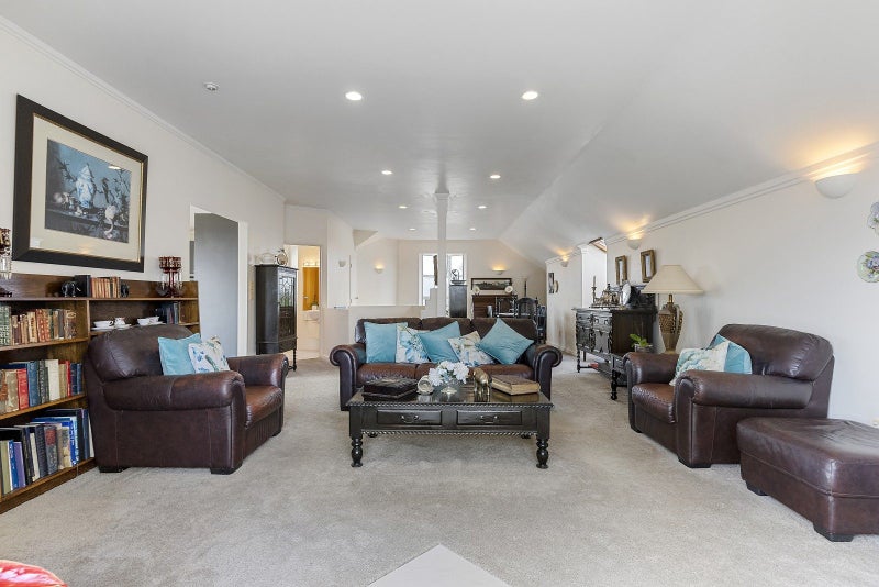 15B Bradbury Road, Botany Downs, Auckland - Carousel 1