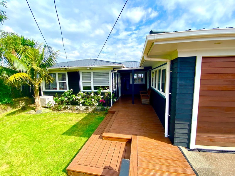 91 Sandspit Road, Shelly Park, Auckland - Carousel 1