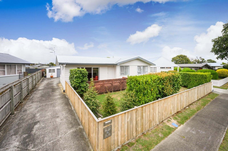 79 Apollo Parade, Milson, Palmerston North - Carousel 1