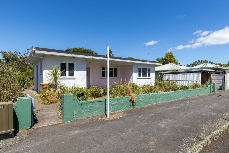 359 Saint Aubyn Street, Moturoa, New Plymouth - Carousel 1