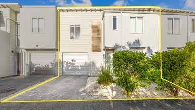 32 Albionvale Road, Glen Eden, Auckland - Carousel 1