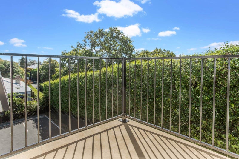 8/24A Hamilton Road, Herne Bay, Auckland - Carousel 1