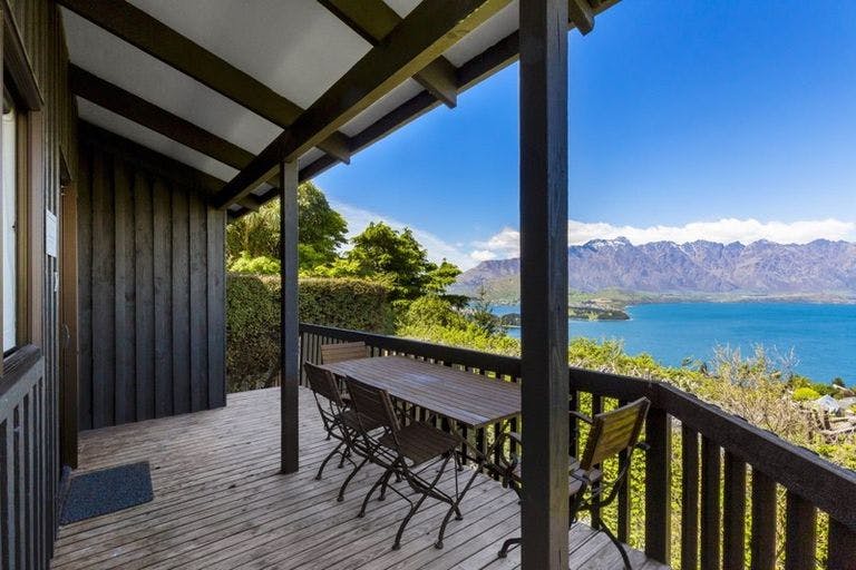 39A Greenstone Place, Fernhill, Queenstown - Carousel 2