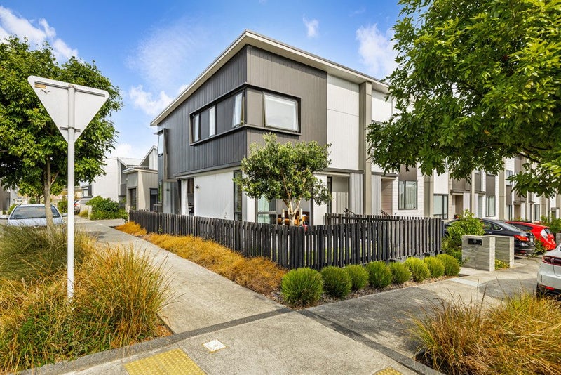 15 Pukewhero Rise, Westgate, Auckland - Carousel 1