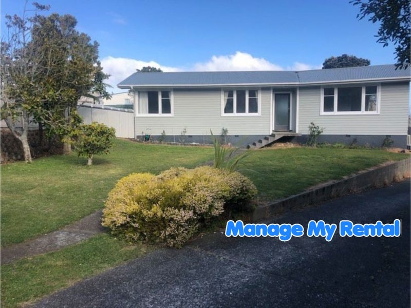 5 Holly Grove, Maungaraki, Lower Hutt - Carousel 1
