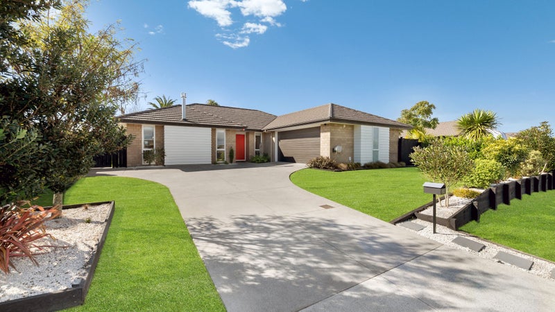 80 Seventh View Avenue, Beachlands, Auckland - Carousel 1