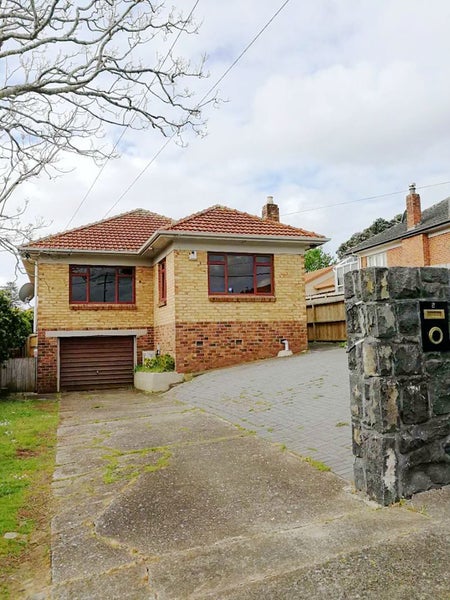 8 Herd Road, Hillsborough, Auckland - Carousel 1