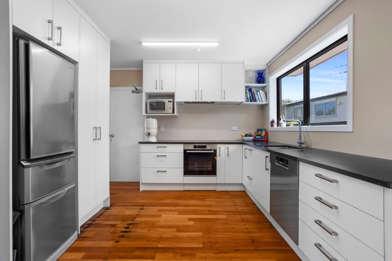 104 Sycamore Drive, Sunnynook, Auckland - Carousel 2