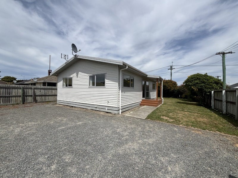 1/2 Wildwood Avenue, Wainoni, Christchurch - Carousel 1