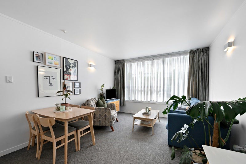 G2/70 Hobson Street, Thorndon, Wellington - Carousel 2