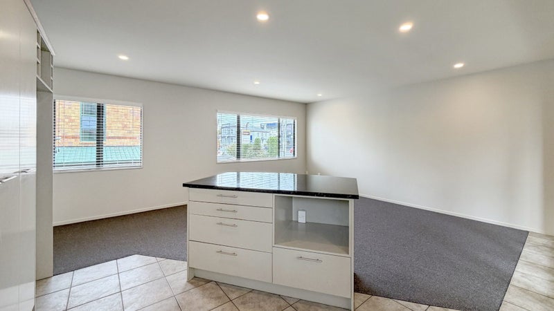 17C Mount Smart Road, Royal Oak, Auckland - Carousel 2