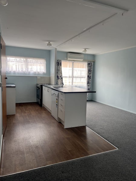 4/16 Wellington Street, Hamilton East, Hamilton - Carousel 1