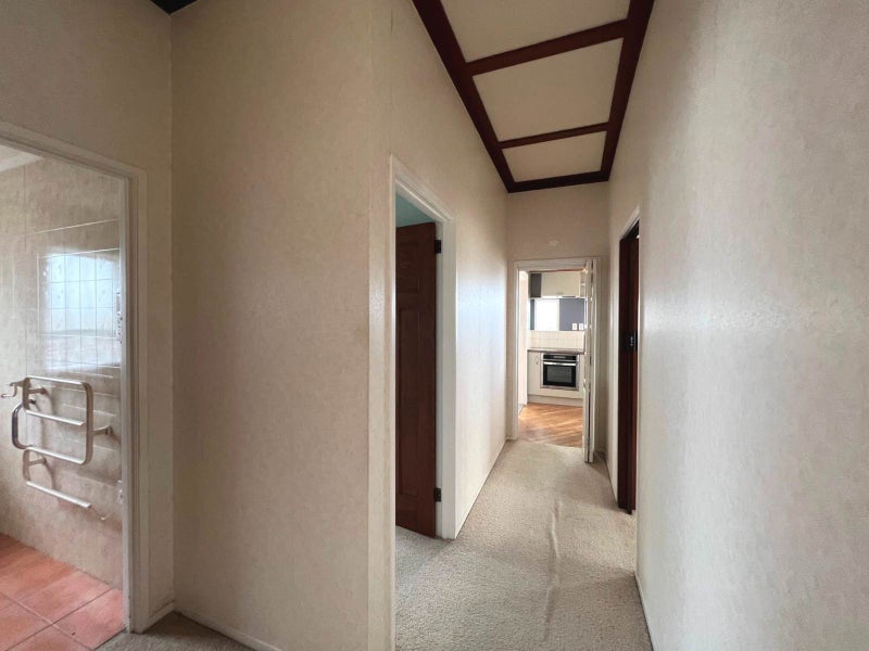 27 Blockhouse Bay Road, Avondale, Auckland - Carousel 2