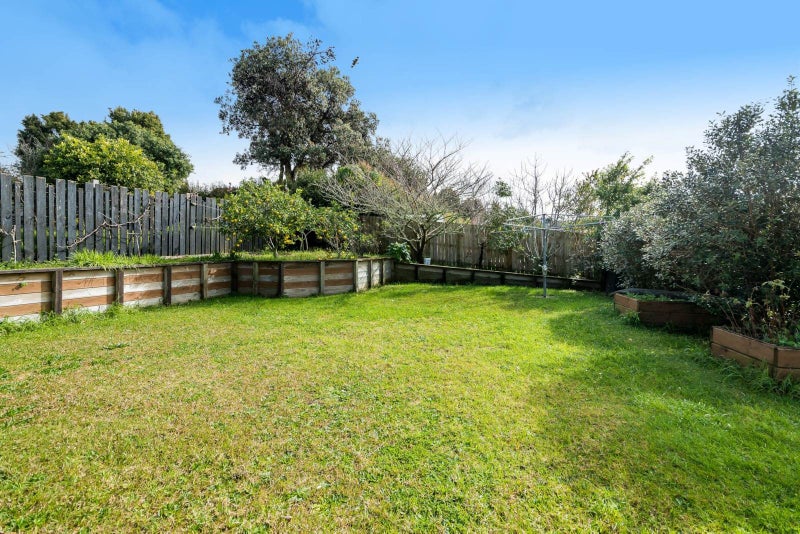 7 Cockayne Crescent, Sunnynook, Auckland - Carousel 14
