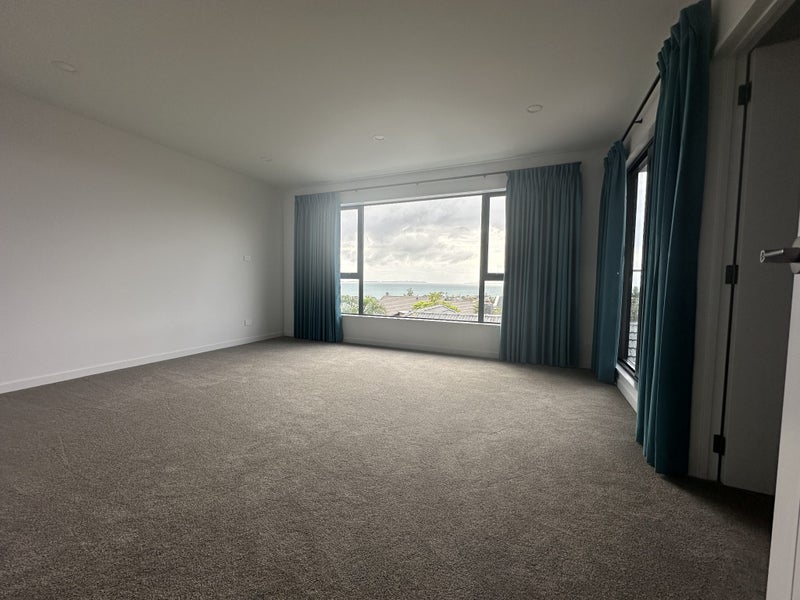 1 Rae Road, Campbells Bay, Auckland - Carousel 2