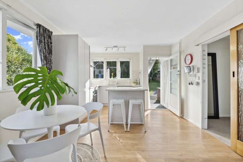 2 Seine Road, Forrest Hill, Auckland - Carousel 23