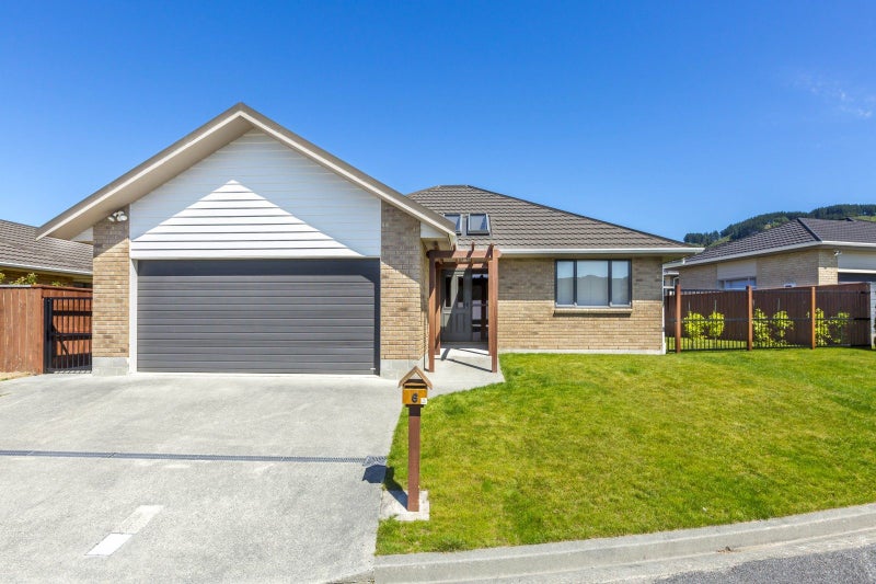 6 Mcewen Crescent, Riverstone Terraces, Upper Hutt - Carousel 2