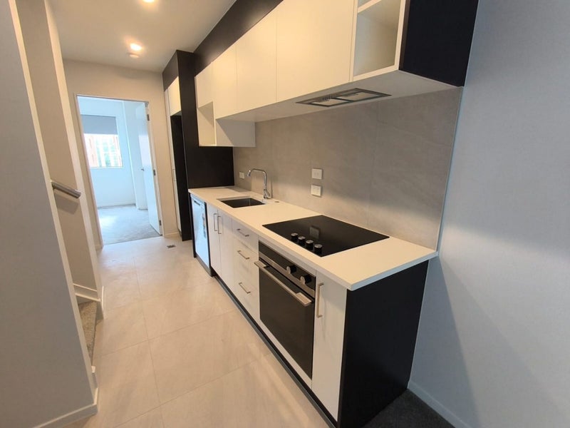 2/11 Seymour Road, Sunnyvale, Auckland - Carousel 2