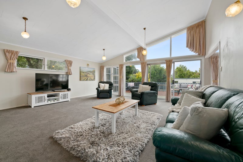 25 Kereru Grove, Stokes Valley, Lower Hutt - Carousel 1