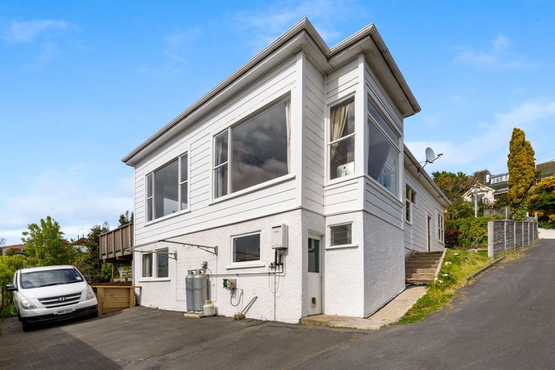 33 Easther Crescent, Kew, Dunedin - Carousel 1