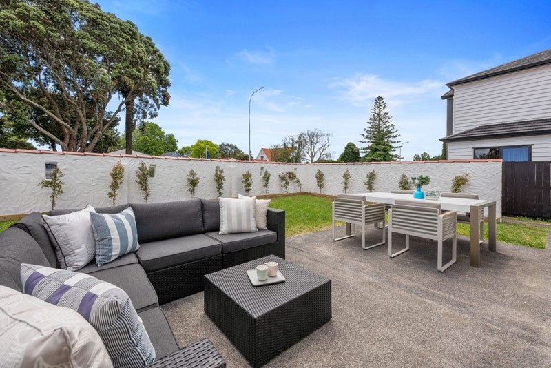 1/101 Kolmar Road, Papatoetoe, Auckland - Carousel 2