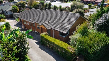 56 Dixon Road, Glenview, Hamilton - Carousel 1