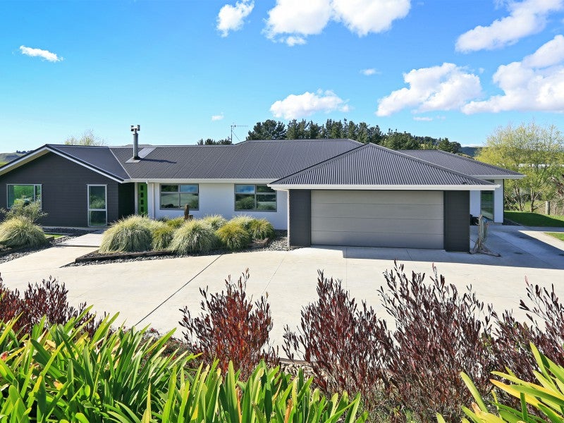 682 Swamp Road, Puketapu - Carousel 1