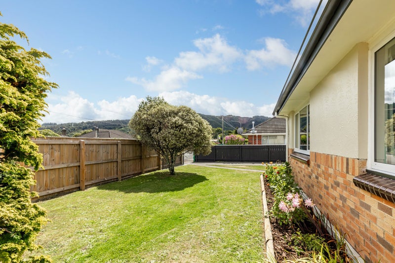 32 Totara Park Road, Clouston Park, Upper Hutt - Carousel 21