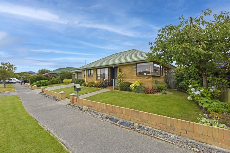 52 Kintyre Drive, Broomfield, Christchurch - Carousel 2