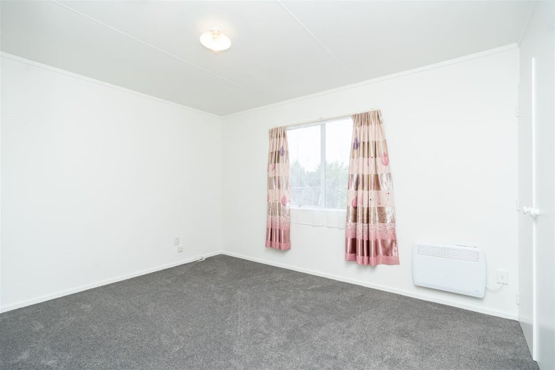 166 Clyde Street, Hamilton East, Hamilton - Carousel 21