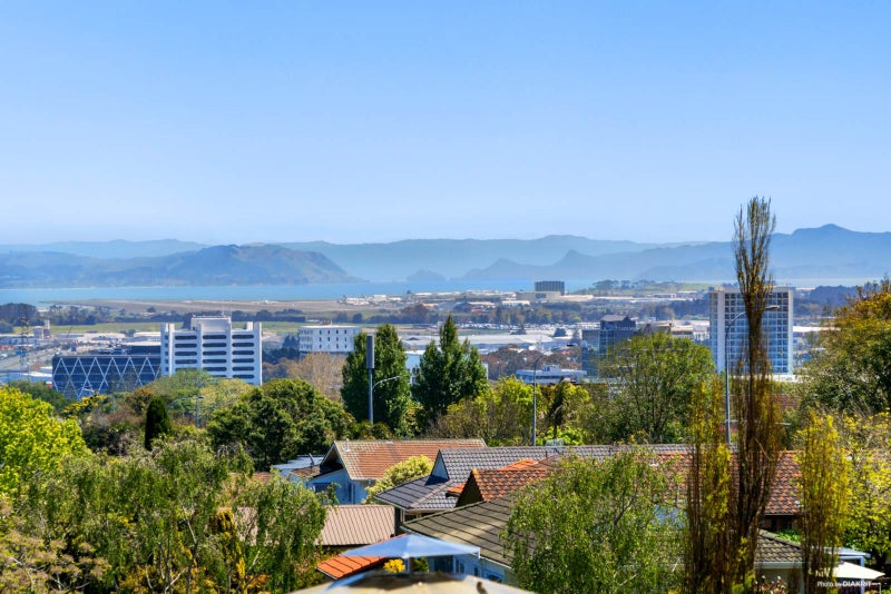 8 Elsted Place, Goodwood Heights, Auckland - Carousel 2