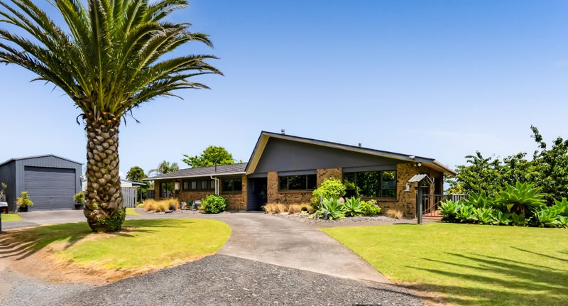 2 Waireka Road East, Omata, New Plymouth - Carousel 1