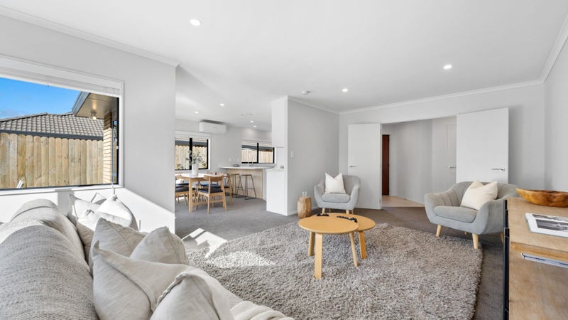 4 Magee Place, East Tamaki Heights, Auckland - Carousel 1