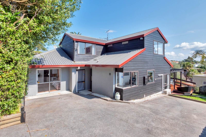 1/34 Sunset Road, Unsworth Heights, Auckland - Carousel 1