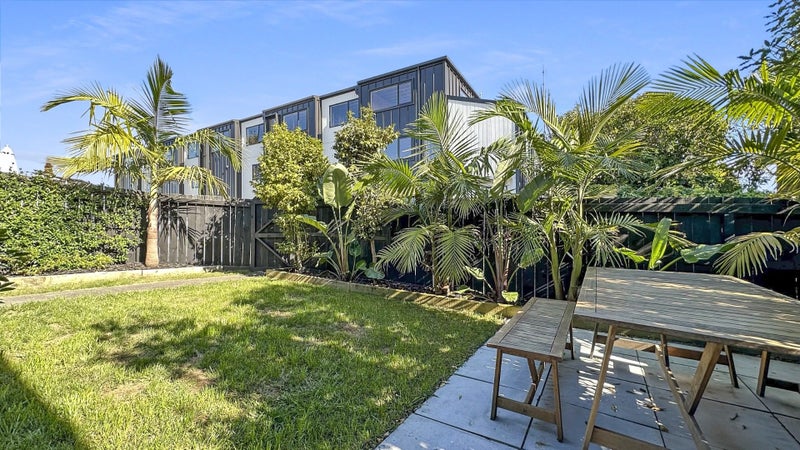 2/18 Puriri Street, Takapuna, Auckland - Carousel 2