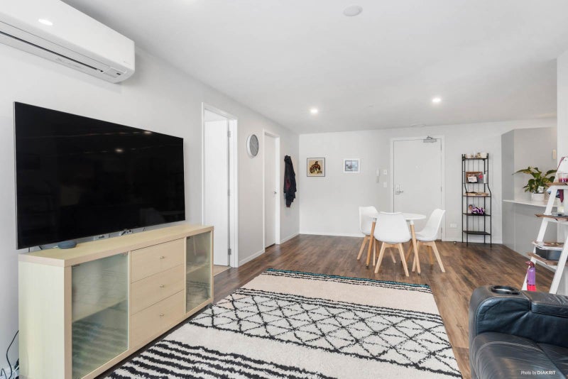 211/25 Bute Road, Browns Bay, Auckland - Carousel 2