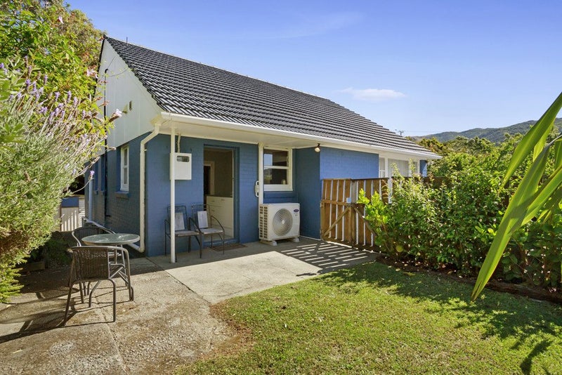 46 Handyside Street, Tawa, Wellington - Carousel 1