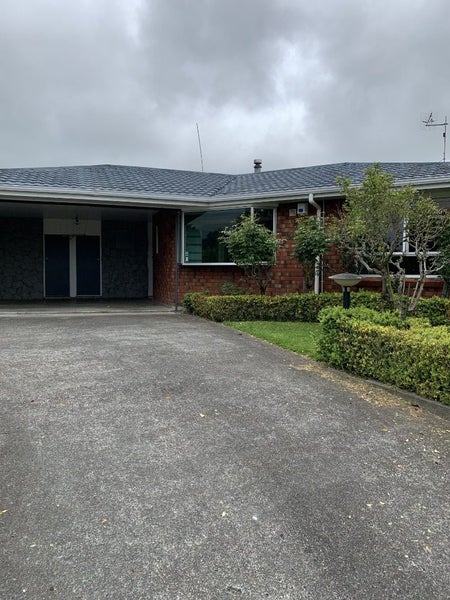 16 Te Punga Place, Awapuni, Palmerston North - Carousel 1