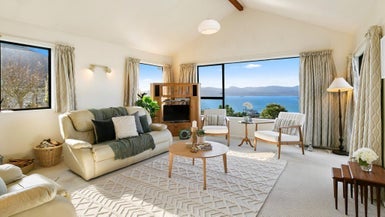 43 Waru Street, Khandallah, Wellington - Carousel 1