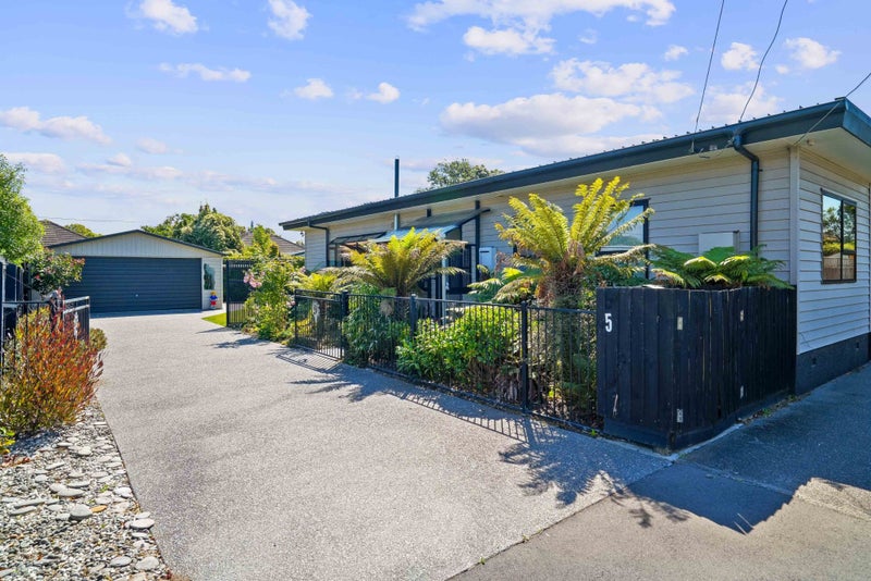5 Voss Street, Shirley, Christchurch - Carousel 1
