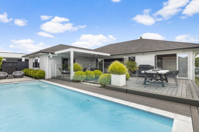 10 Amokura Crescent, Flagstaff, Hamilton - Carousel 1