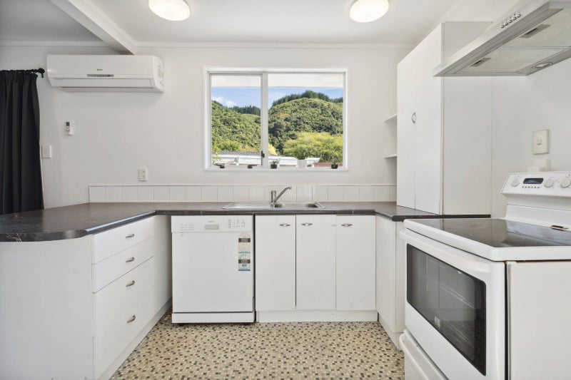 9B Gemstone Drive, Birchville, Upper Hutt - Carousel 1