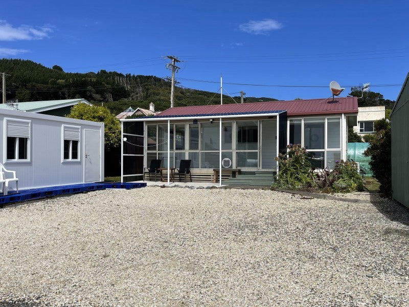 50 Onslow Street, Bluff - Carousel 1