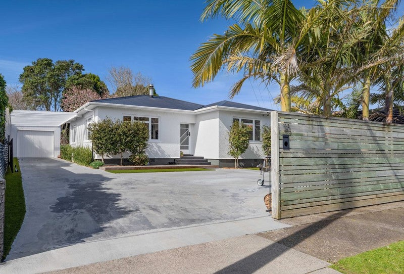 113 Govett Avenue, Frankleigh Park, New Plymouth - Carousel 1