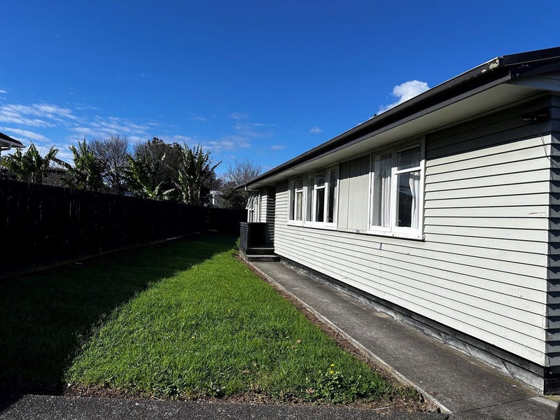5 Matamata Place, Otara, Auckland - Carousel 1