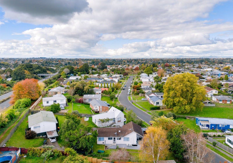 44 Morrow Avenue, St Andrews, Hamilton - Carousel 2