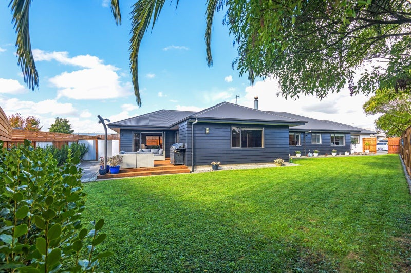 9 Walnut Grove, Kelvin Grove, Palmerston North - Carousel 1